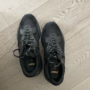 Men’s atomic black snicker